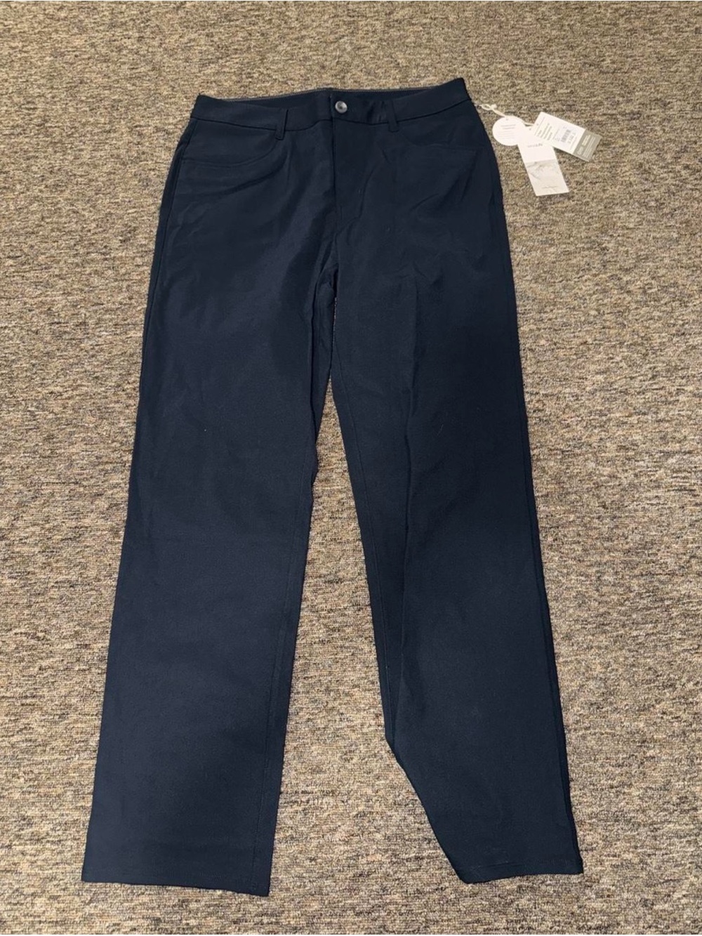 Men's Vuori dress/golf pants!